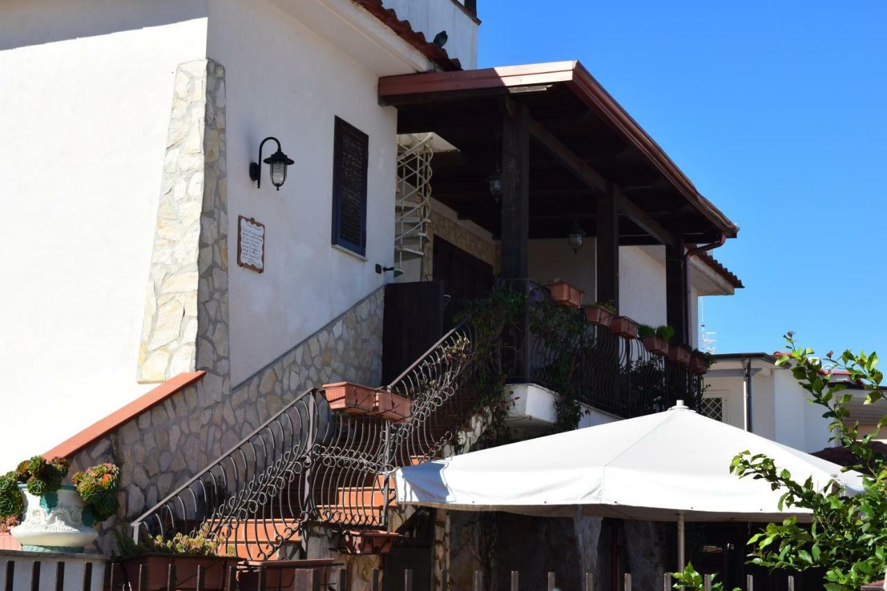 Bed &Breakfast Pinetamare Bed & Breakfast Castel Volturno Luaran gambar