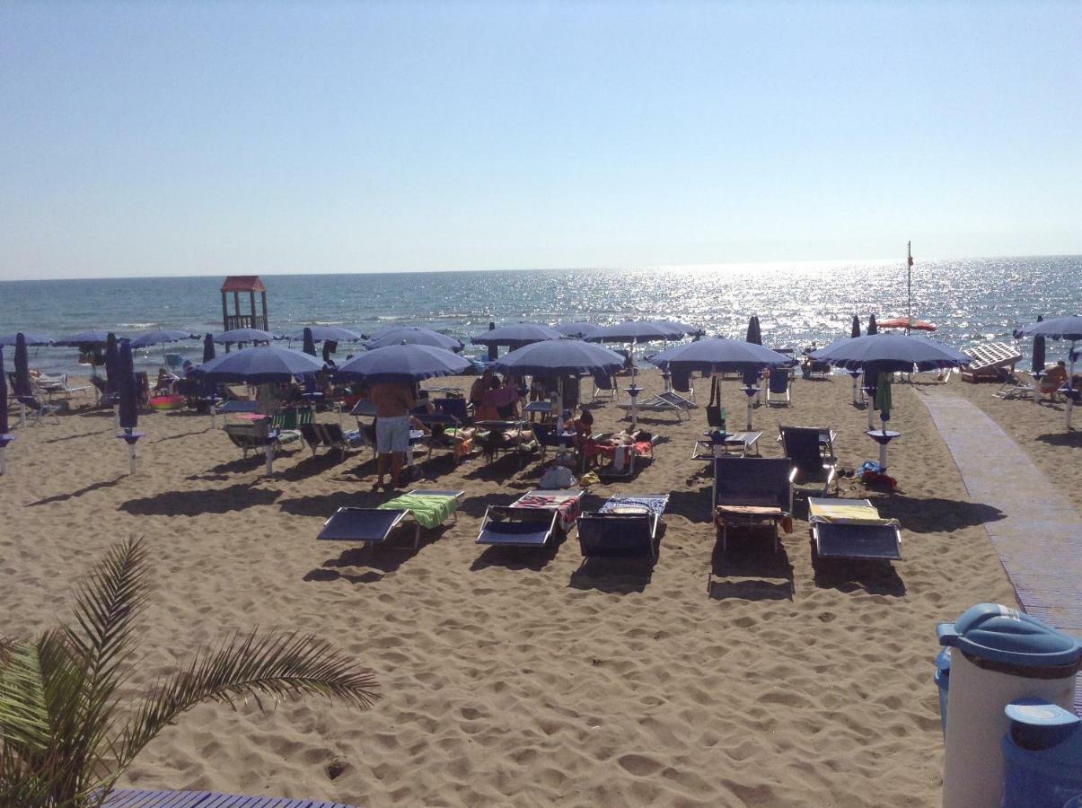 Bed &Breakfast Pinetamare Bed & Breakfast Castel Volturno Luaran gambar